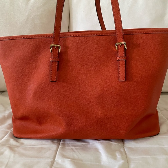 Michael Kors Jet Set Blood Orange Saffiano Leather Voyager Summer Tote - Picture 2 of 9